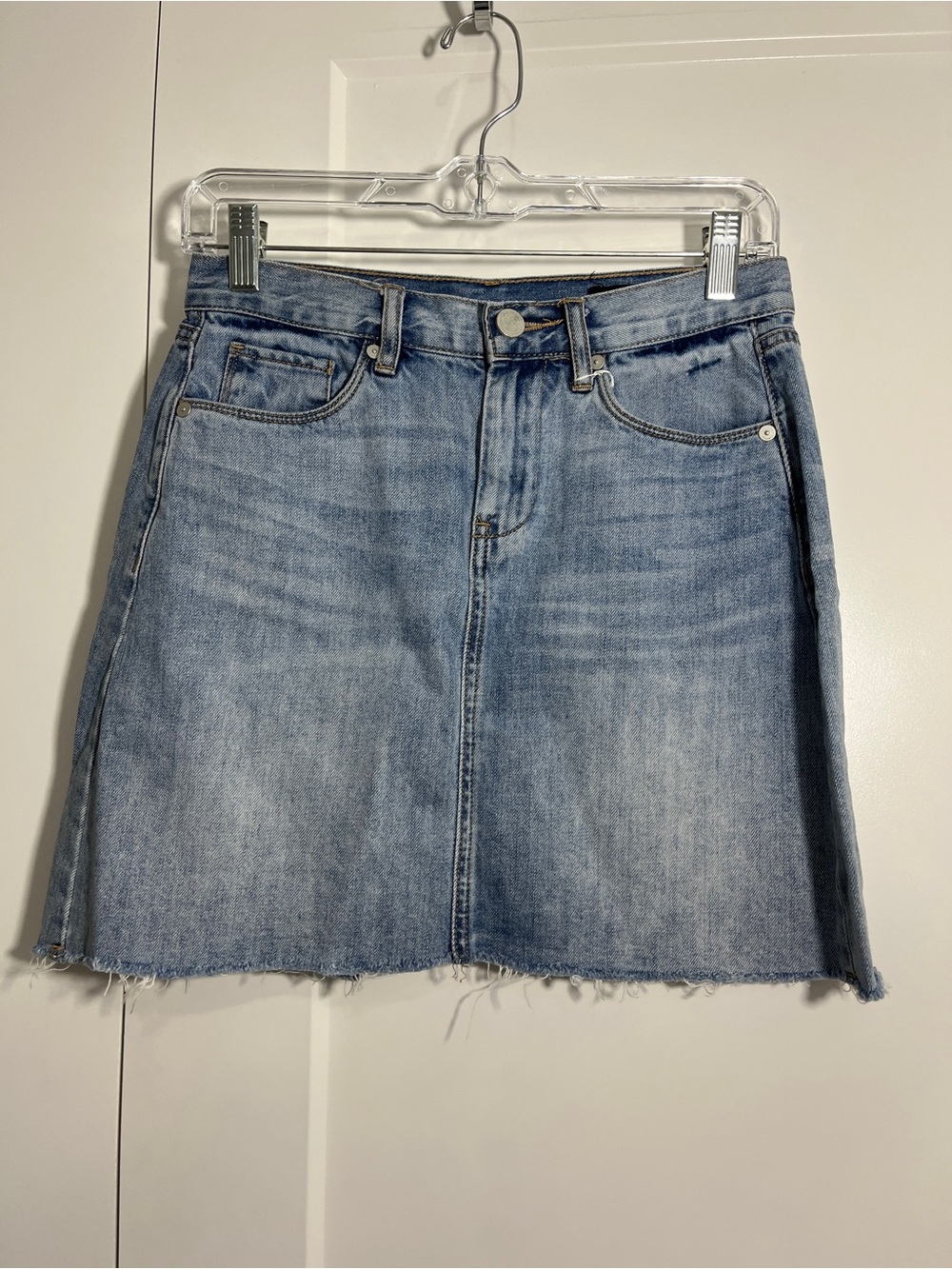 BLANKNYC Size 25 Light Wash Frayed Raw Hem Denim Mini Skirt